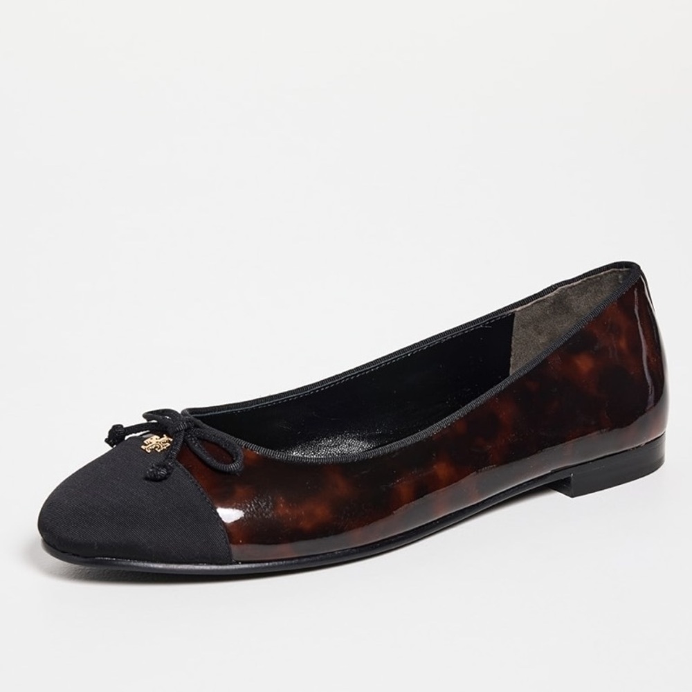 Tory Burch
Cap-Toe Ballet Flats tortoise shell print size 8.5